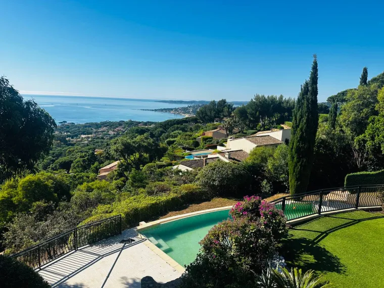 je rentre une nouvelle villa à la location la villa P, Golfe de Saint-Tropez, VPA Immobilier