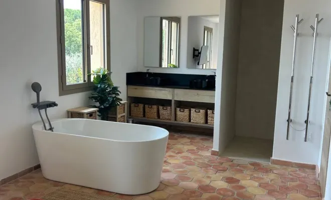 je rentre une nouvelle villa à la location la villa P, Golfe de Saint-Tropez, VPA Immobilier