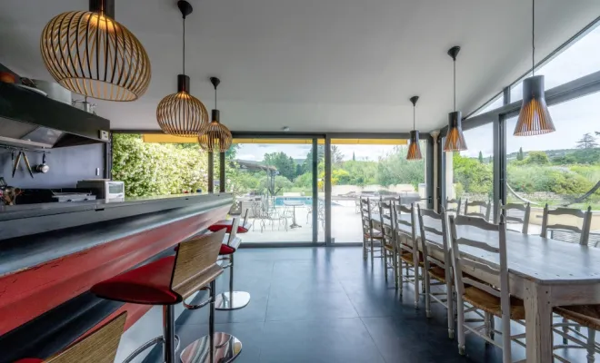 Magnifique propriété à Lagnes - piscine chauffée et vue sur les montagnes , Golfe de Saint-Tropez, VPA Immobilier