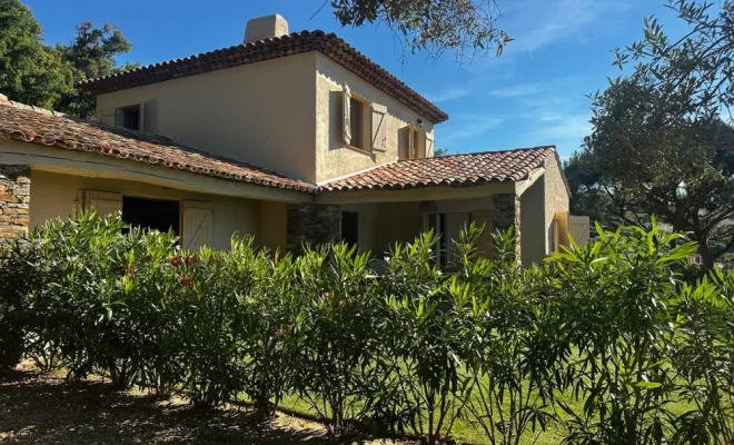 Une villa de charme, authentique et provençale.
