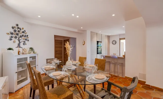 Location saisonnière, Villa P proche de Sainte-Maxime, Golfe de Saint-Tropez, VPA Immobilier