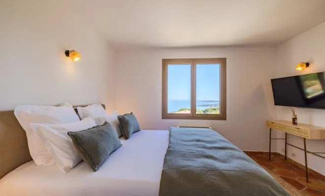 Nouvelle location saisonnière, LA VILLA P, SAINTE-MAXIME, Golfe de Saint-Tropez, VPA Immobilier
