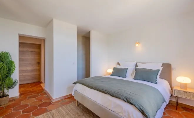 Location saisonnière, Villa P proche de Sainte-Maxime, Golfe de Saint-Tropez, VPA Immobilier