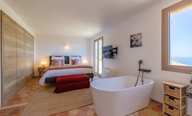 Location saisonnière, Villa P proche de Sainte-Maxime, Golfe de Saint-Tropez, VPA Immobilier