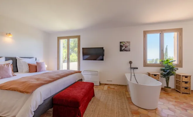 Nouvelle location saisonnière, LA VILLA P, SAINTE-MAXIME, Golfe de Saint-Tropez, VPA Immobilier