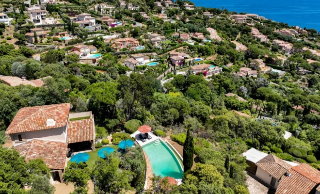 Location saisonnière, Villa P proche de Sainte-Maxime, Golfe de Saint-Tropez, VPA Immobilier